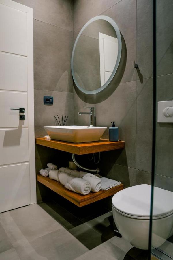 Novi'S Luxury Apartment 1 Gjirokastër Екстериор снимка